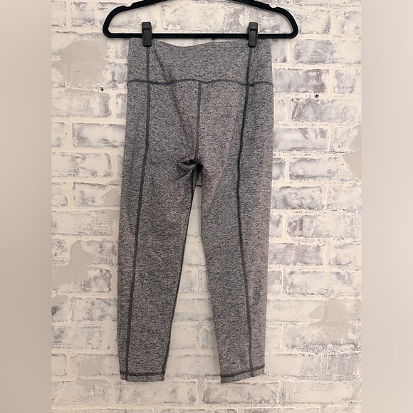 Victorias Secret VSX Sport gray Cropped Leggings - Picture 2 of 4